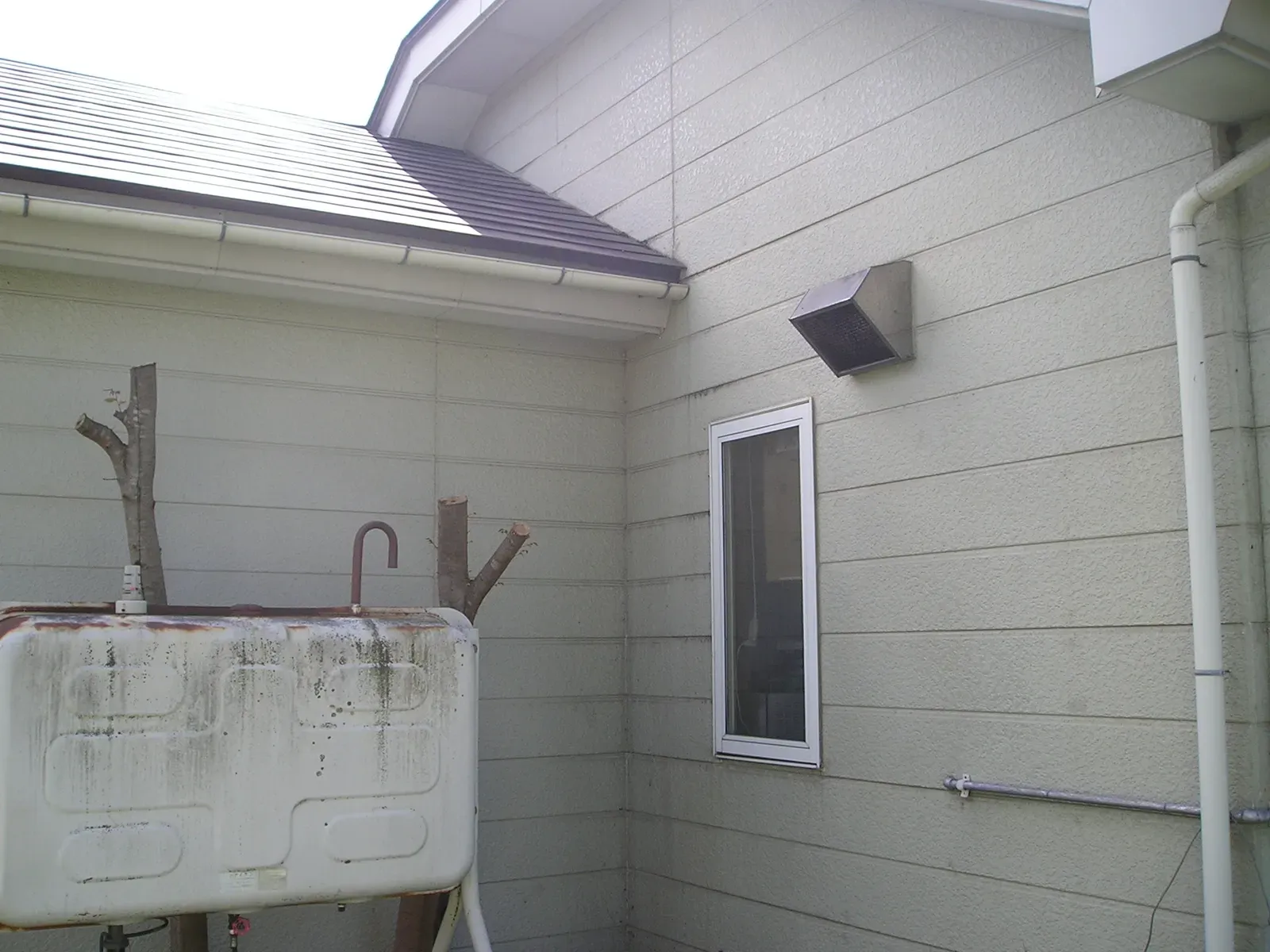 An exterior ventilation fan cover